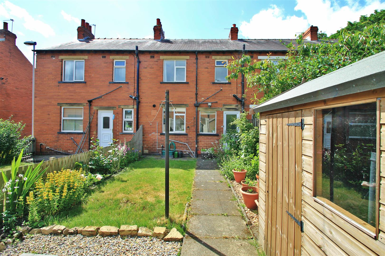 » Park Road, Yeadon, LS19 7EX